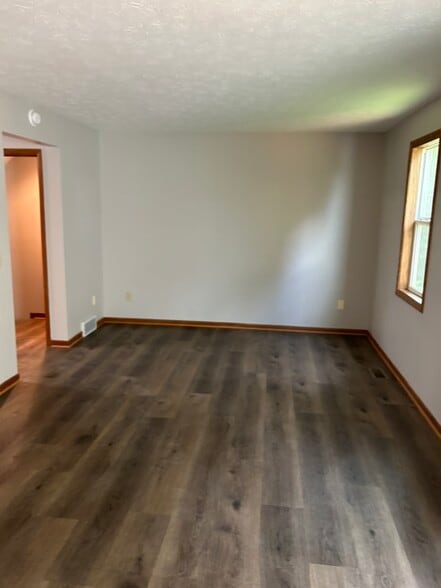 Building Photo - 1650 Secrest Rd