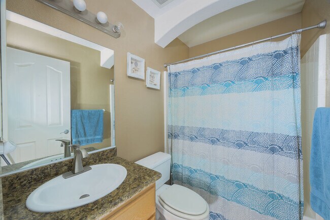 Building Photo - 2121 Desert Lakes Dr