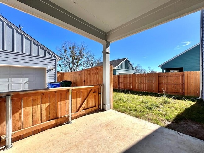 Building Photo - 202 Pebblestream Pass