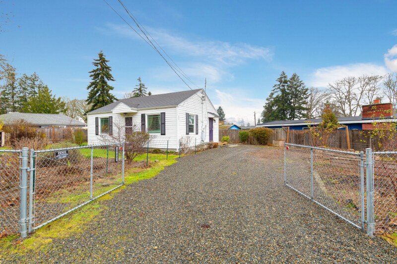Building Photo - 10403 Dekoven Dr SW
