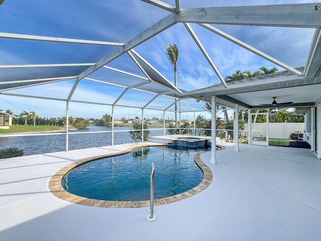 Building Photo - Cape Coral Pool Home with Canal!