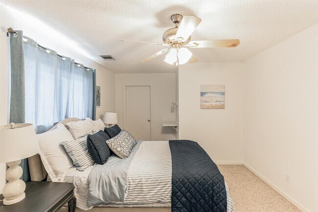 Building Photo - 22518 Felicia Dr