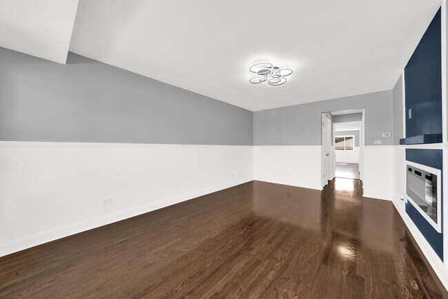 Building Photo - 7245 S Washtenaw Ave.