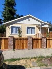 Building Photo - 4331-4333 Brookdale