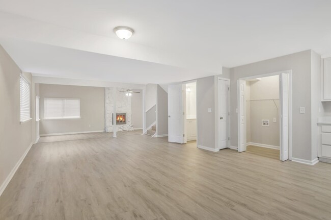 Building Photo - 4061 Oak Stone Dr