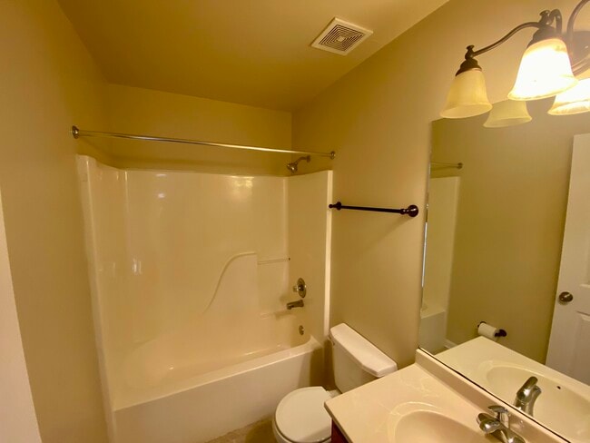 Building Photo - 1694 Jeffrey Ln