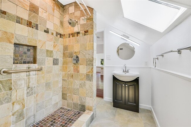 Building Photo - 1006 Shelley Ave