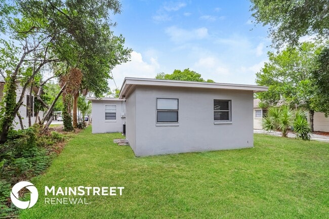 Building Photo - 1480 Park St