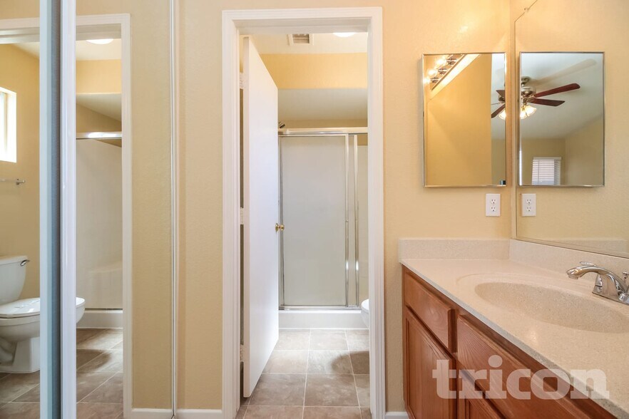 Building Photo - 16169 W Buchanan St