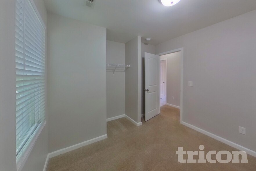 Building Photo - 155 Tybo Dr
