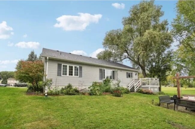 Building Photo - 126 Thomson Ln