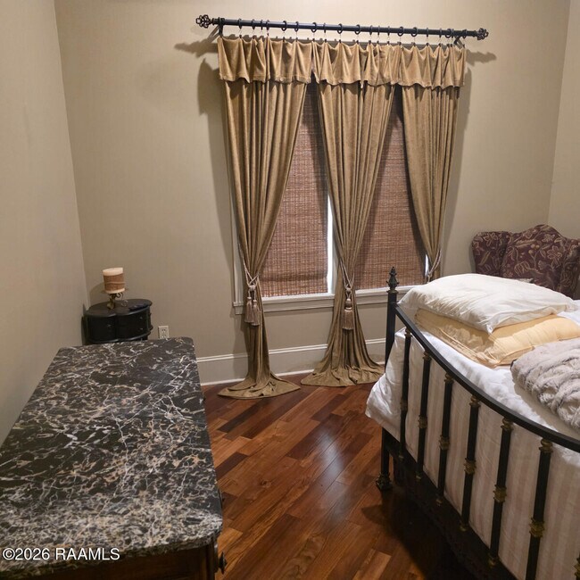 Building Photo - 302 Richland Ave