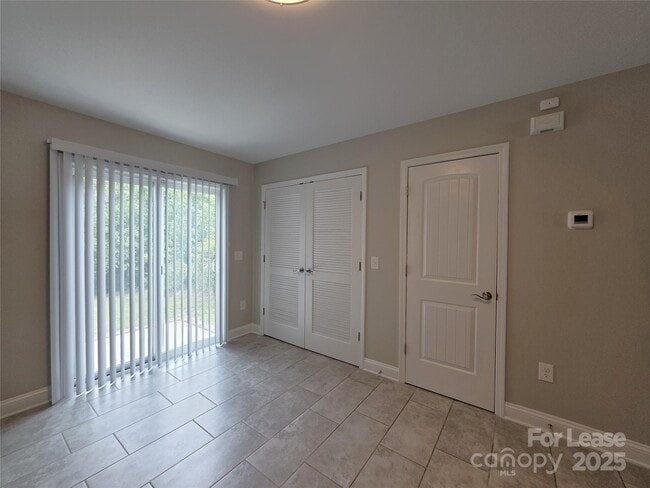 Building Photo - 420 Balfour Dr