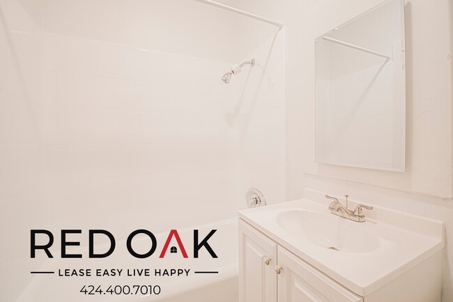 Building Photo - 1056 Normandie Ave