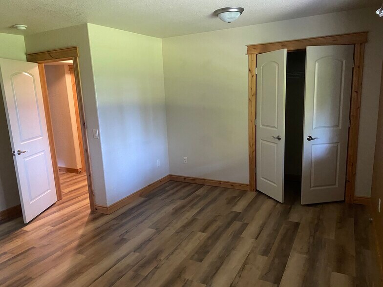 Bedroom - 323 Maroon Ct