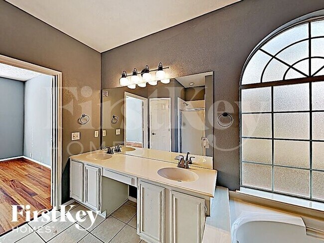 Building Photo - 7885 Parkmount Ct