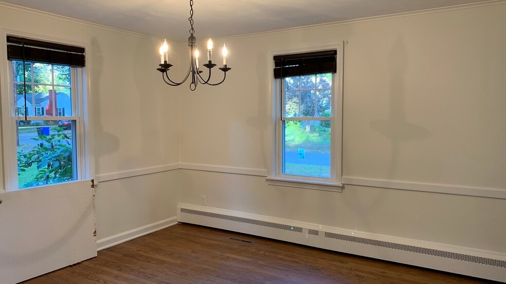 Formal dining room - 58 Oakwood Dr