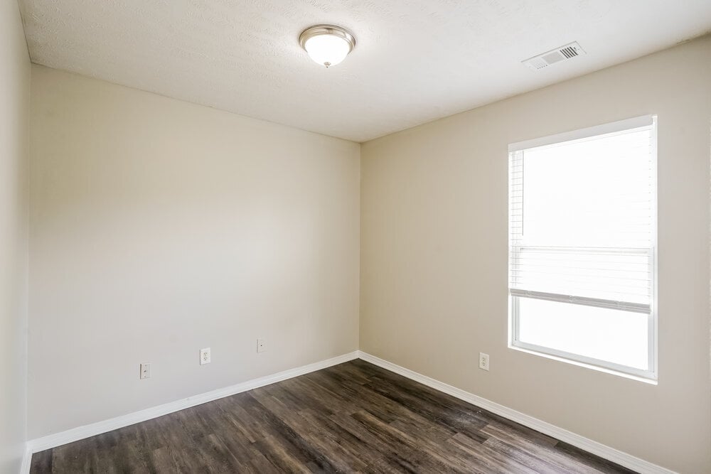 Building Photo - 2893 Creekbend Dr