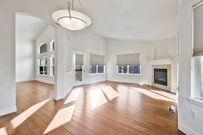 Building Photo - 6756 Solana Dr