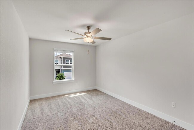 Building Photo - 15607 Ellinger Dr
