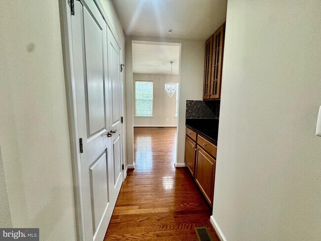Building Photo - 22342 Heron Neck Terrace