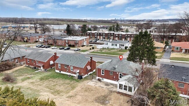 Building Photo - 813 Chain of Rocks Dr