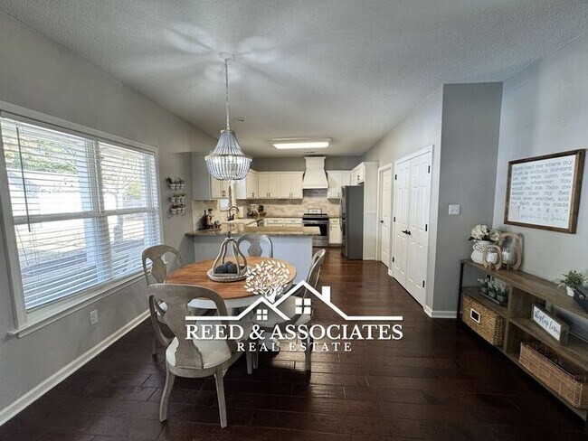 Building Photo - 4 bedrooms plus pool in Collierville!