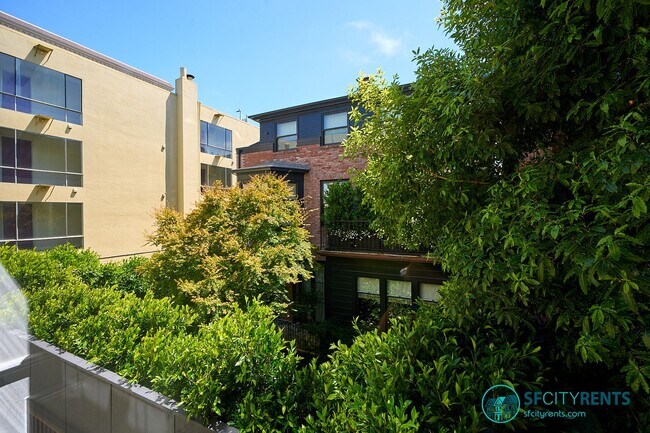 Building Photo - Pacific Heights: Studio w/ Sleeping Alcove, Dining Area, & Laundry Onsite