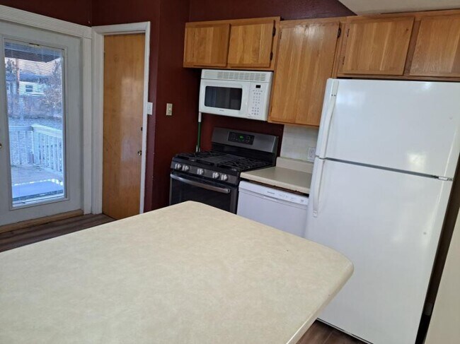 Building Photo - 3 bedroom in Billings MT 59102