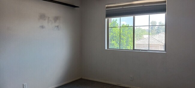 Building Photo - 3 Bed / 2 Bath with Loft and Pool