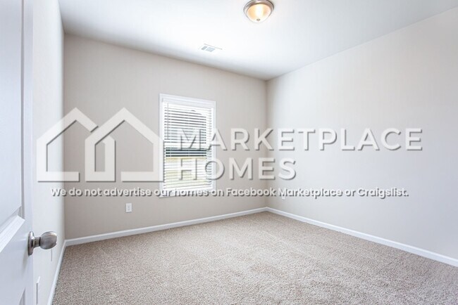 Building Photo - 214 W L Miller Dr