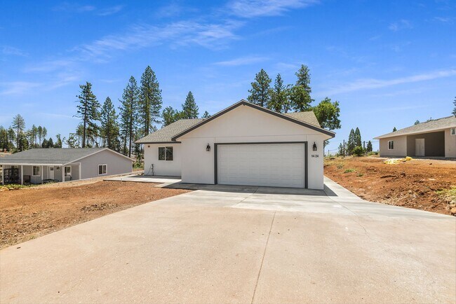 Building Photo - Paradise-Newer construction, 2 bed 2 bath +Bonus room, Garage, fenced yard, RV parking