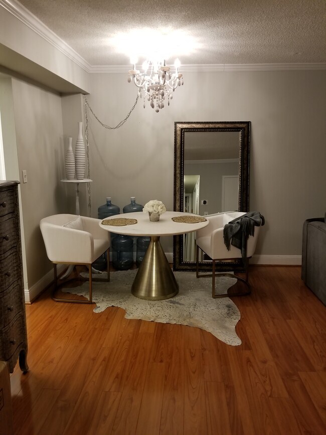 Building Photo - 7621 Tremayne Plz