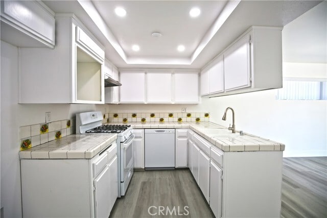 Building Photo - 210 W Grand Ave