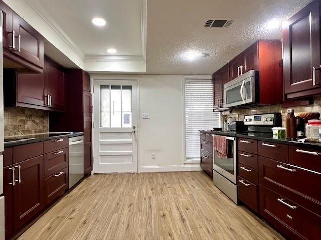 Building Photo - 698 Serramonte Dr