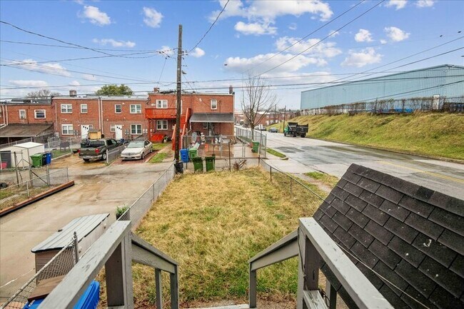 Building Photo - 1401 N Potomac St