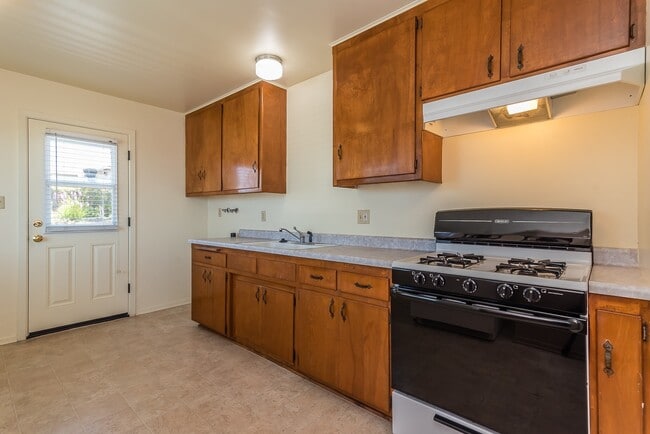 Building Photo - 2 bedroom, 1 bath house in Morro Bay