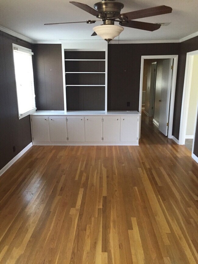 Building Photo - GREAT LOCATION!! Nicely updated home!!