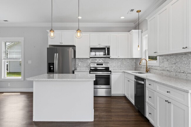 Building Photo - 318 Holbrook Ln