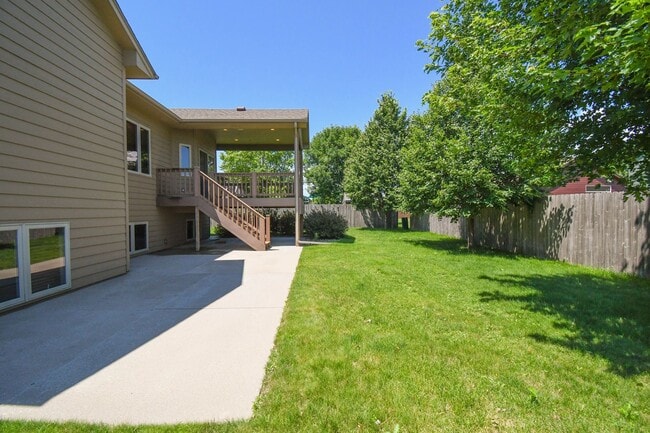 Building Photo - 3908 W 89th St