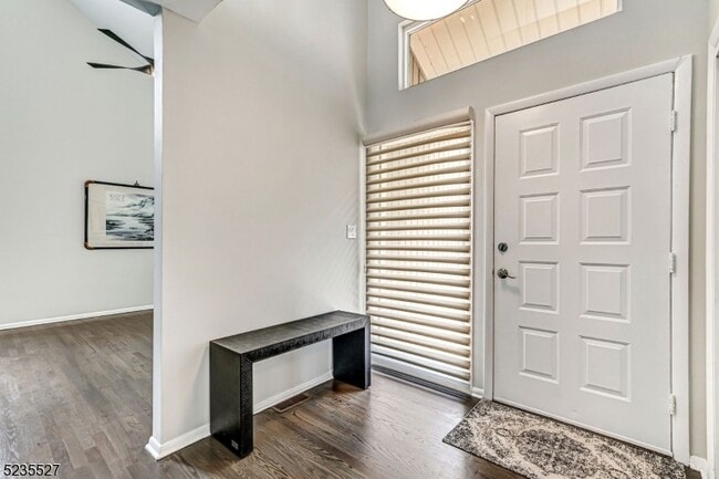 Building Photo - 33 Highmount Ave