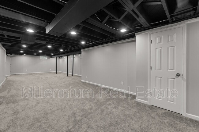 Building Photo - 31671 Nixon St