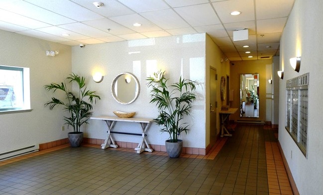 Building Photo - The Willows at Park Pointe
