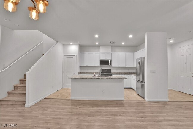 Building Photo - 3173 Arco Ave