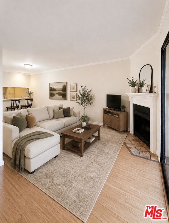 Building Photo - 15113 Saticoy St