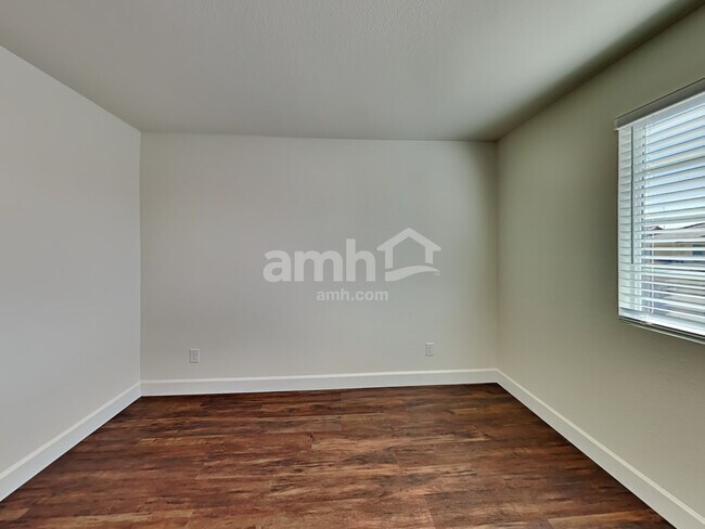 Building Photo - 8862 Carmine Cob Ave