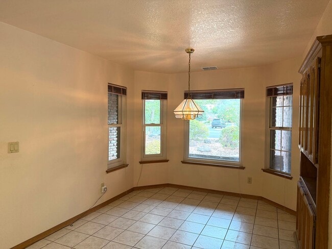 Building Photo - 5523 Freeman Cir