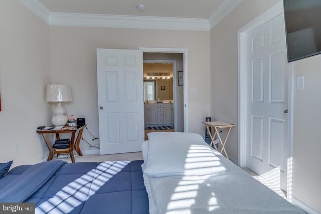 Building Photo - 503 Sunset View Terrace SE