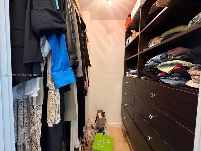 Building Photo - 8233 Harding Ave