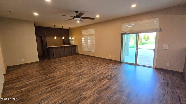 Building Photo - 9658 W Pinnacle Vista Dr